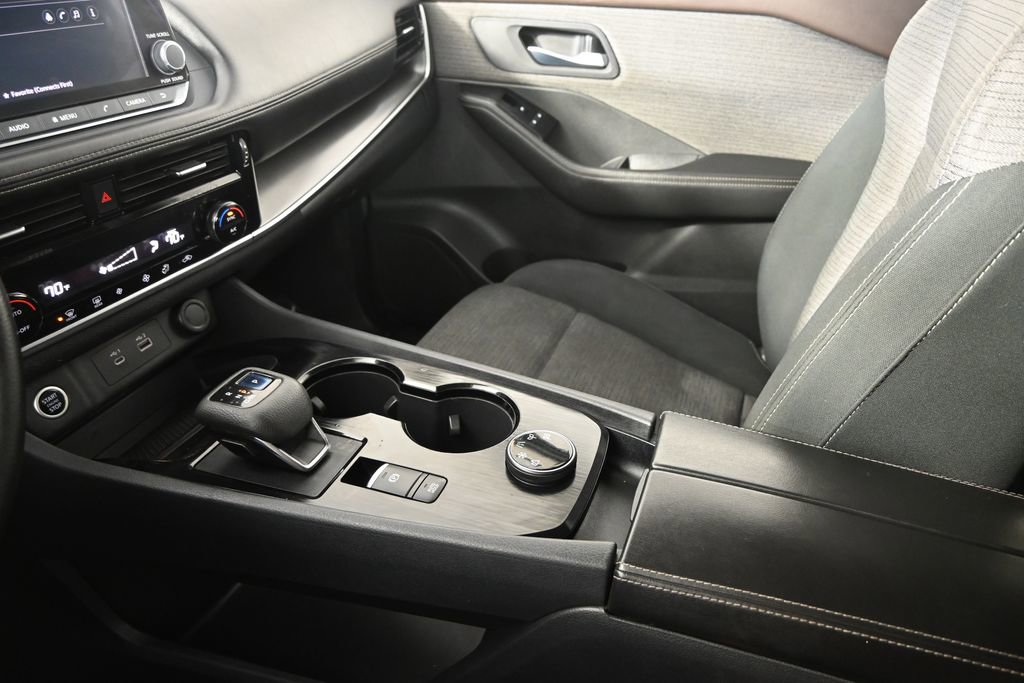 Used 2022 Nissan Rogue SV image 31