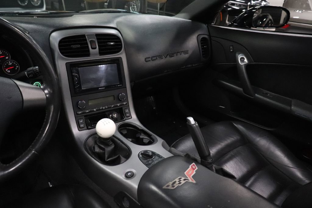 Used 2006 Chevrolet Corvette Convertible w/ Preferred Equipment Group image 20