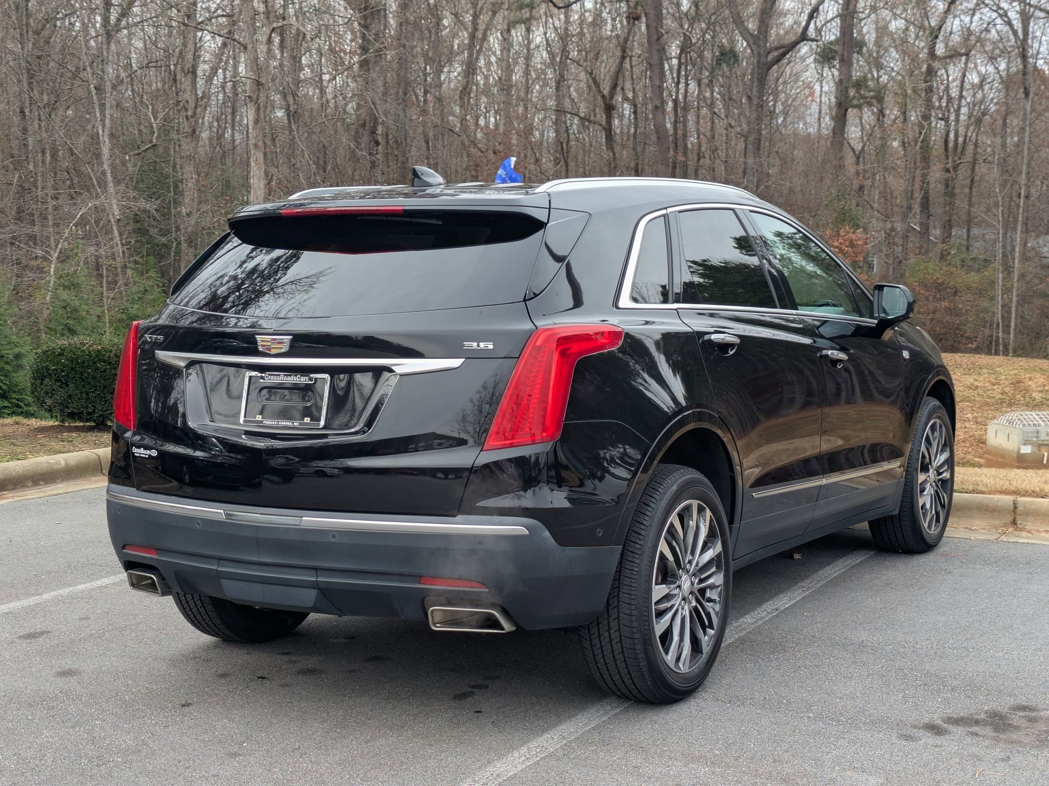 Used 2019 Cadillac XT5 Premium Luxury w/ Driver Assist Package image 3