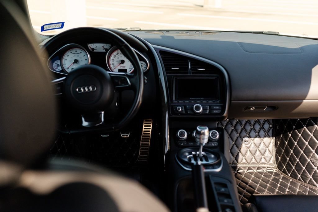 Used 2012 Audi R8 V10 AWD/4WD image 24
