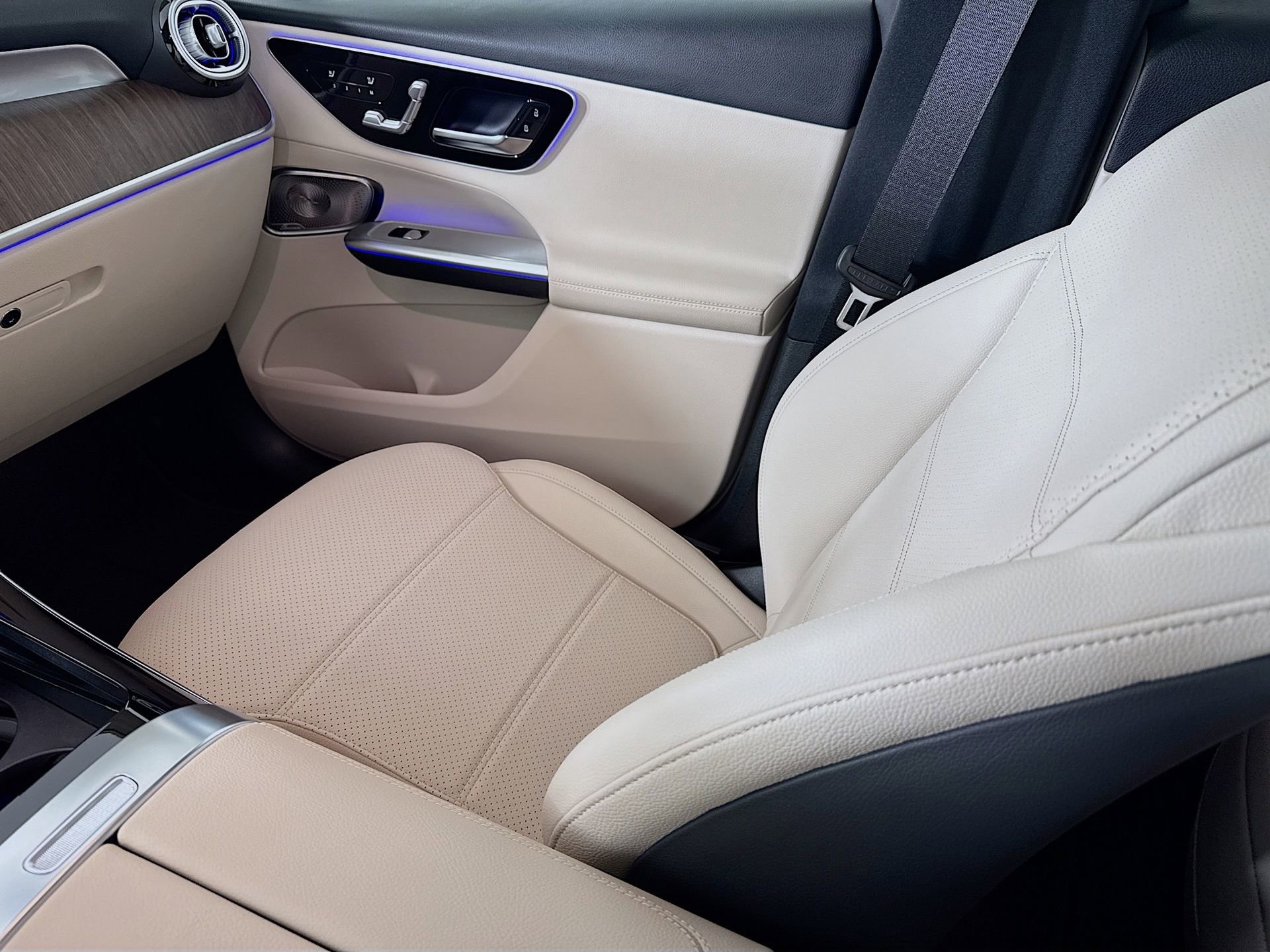 New 2026 Mercedes-Benz GLC 350e 4MATIC image 26