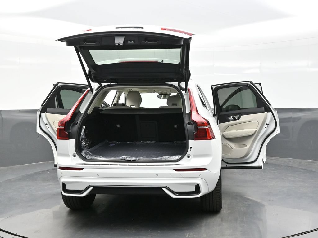 New 2026 Volvo XC60 T8 Ultra w/ Protection Package Premier AWD/4WD image 40