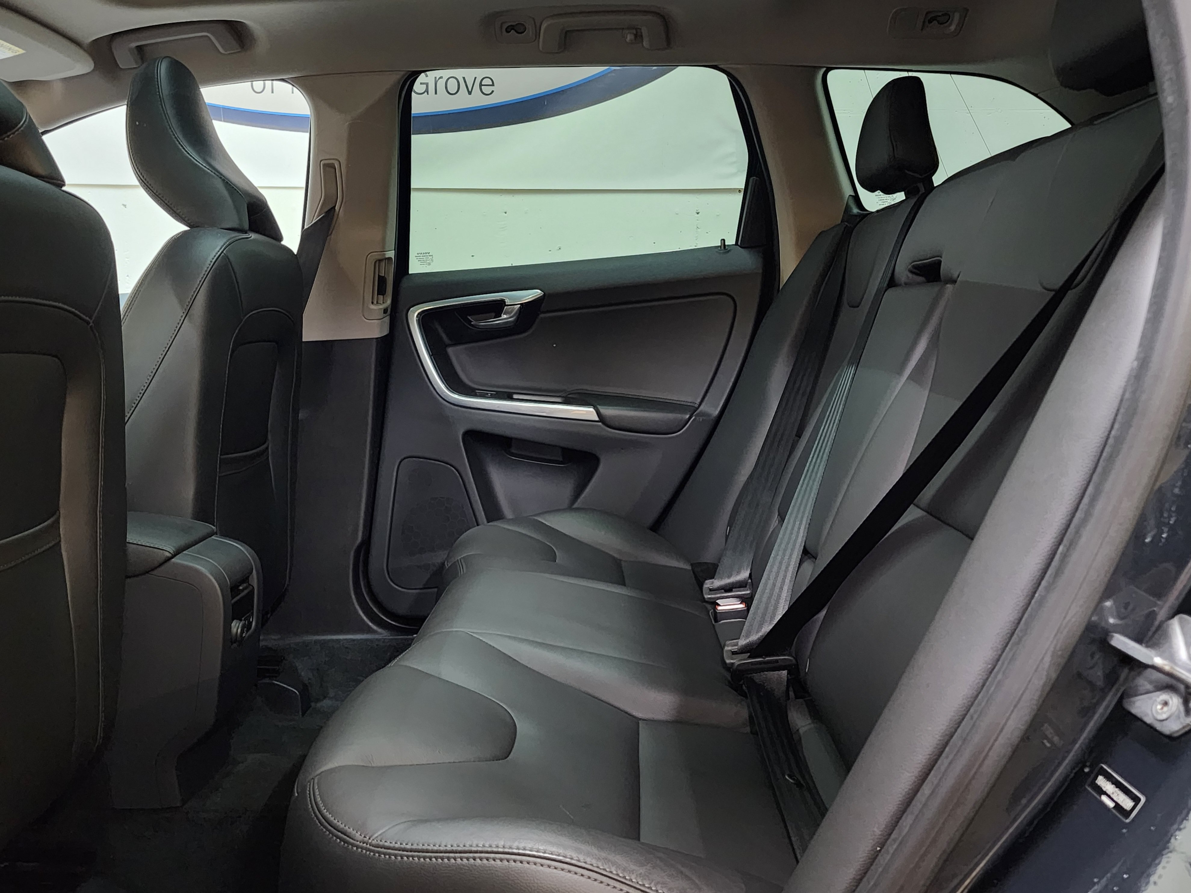 Used 2016 Volvo XC60 T6 w/ Climate Package AWD/4WD image 18