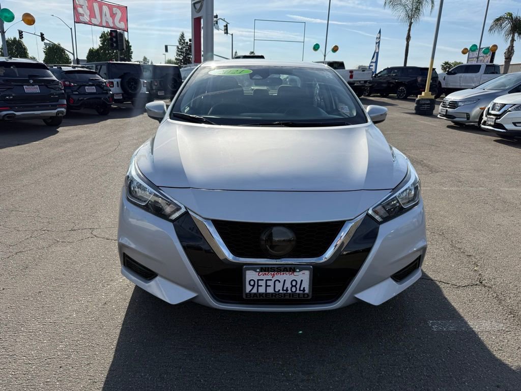 Used 2021 Nissan Versa SV image 2