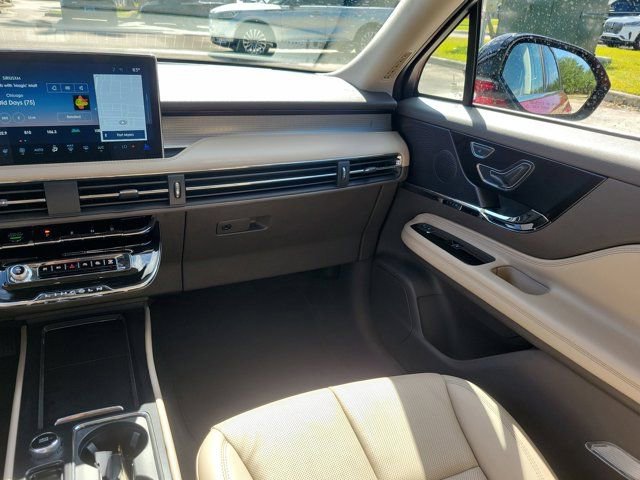 Certified 2024 Lincoln Corsair FWD w/ Equipment Group 101A image 21