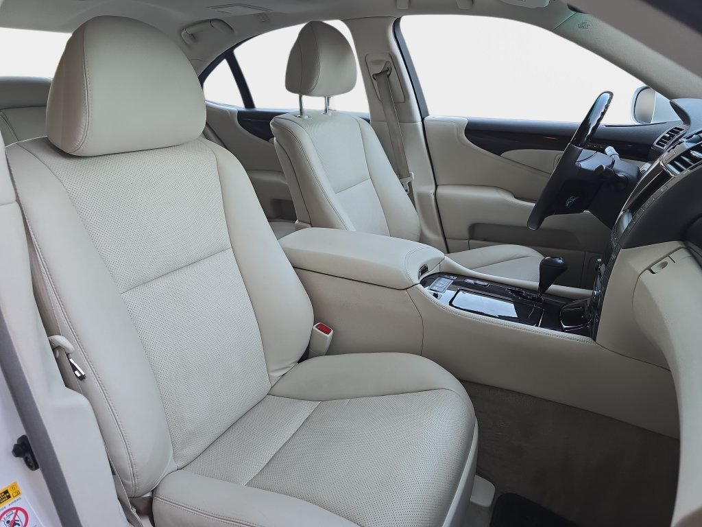 Used 2008 Lexus LS 460 RWD image 12