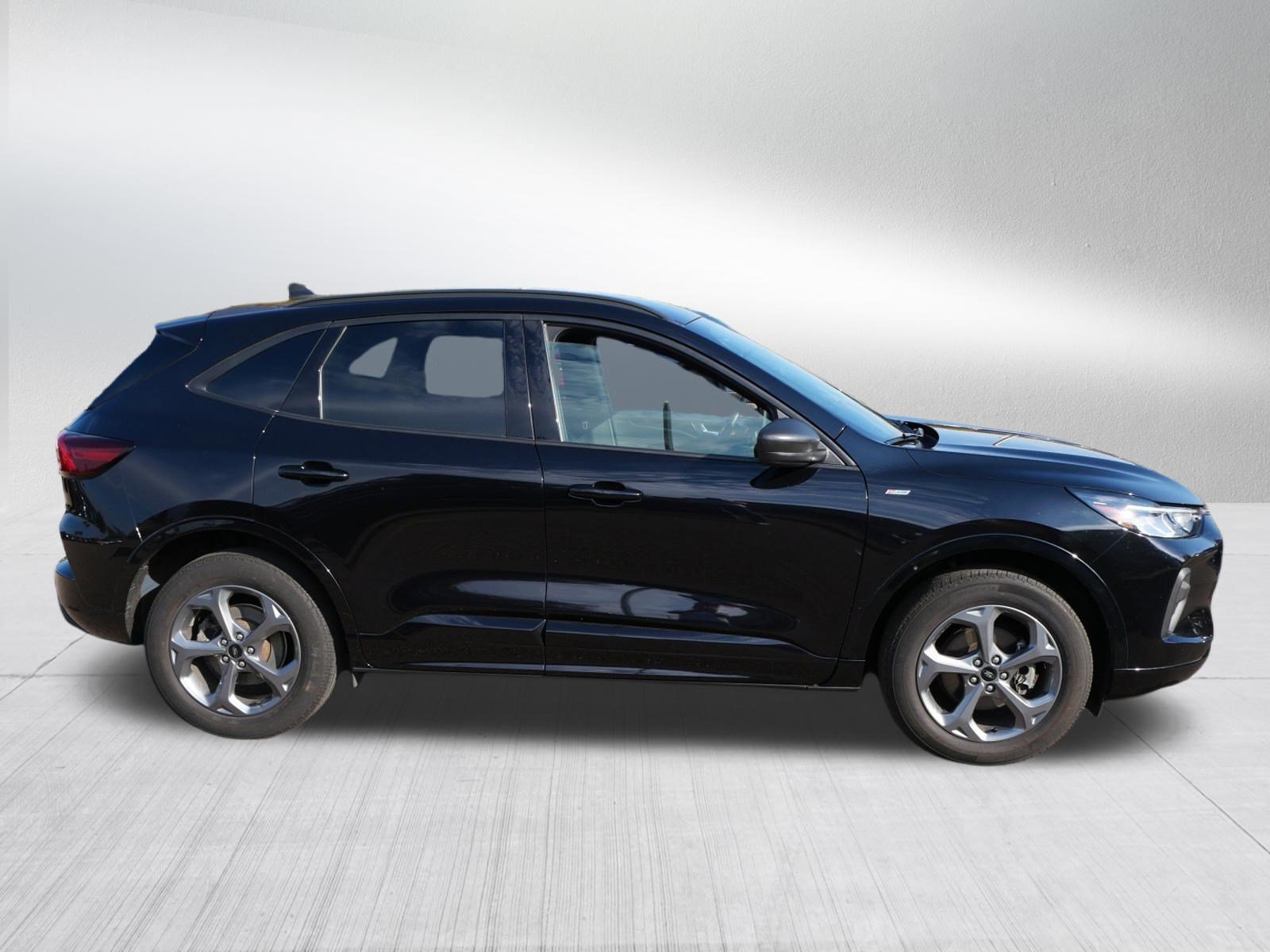 Certified 2024 Ford Escape ST-Line AWD/4WD image 8