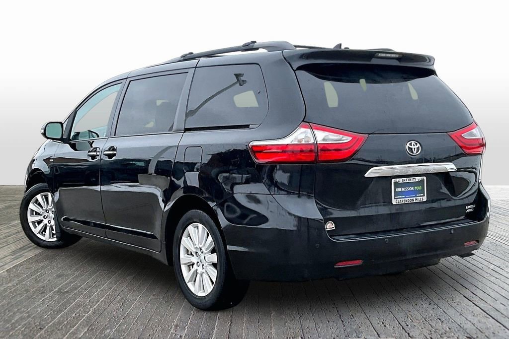 Used 2017 Toyota Sienna Limited Premium image 6