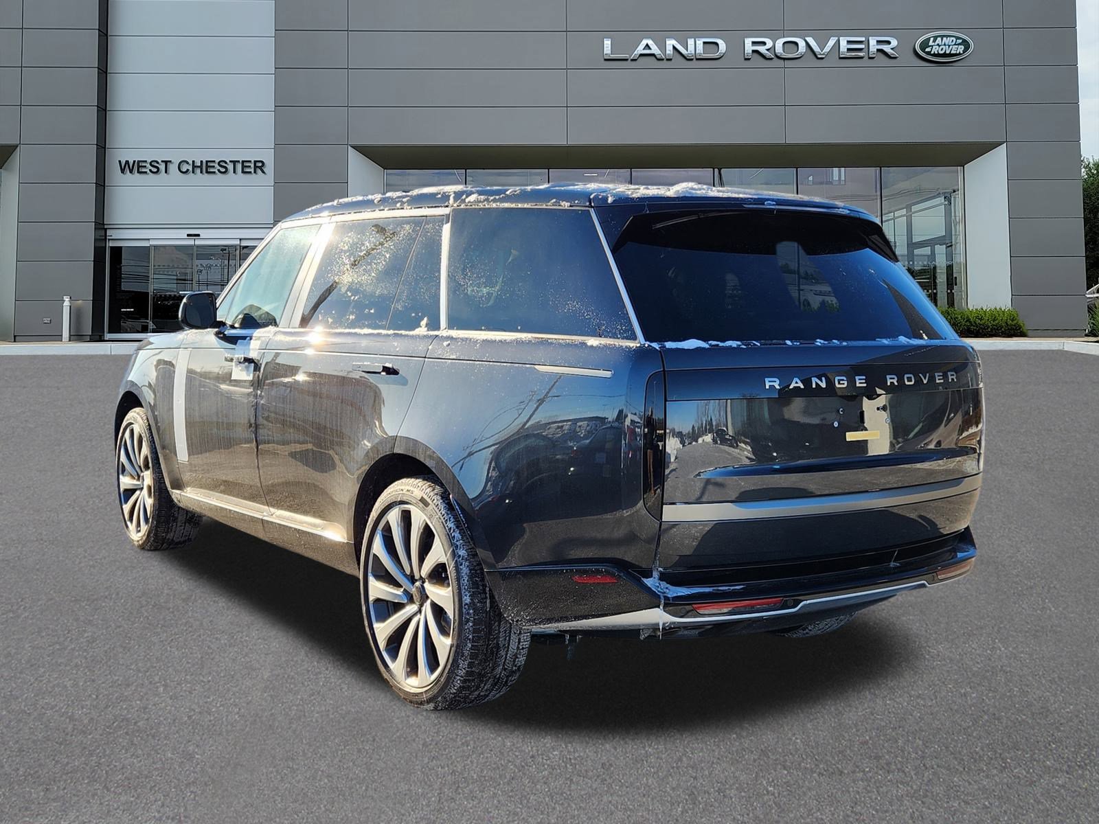 New 2026 Land Rover Range Rover Long Wheelbase SE image 3