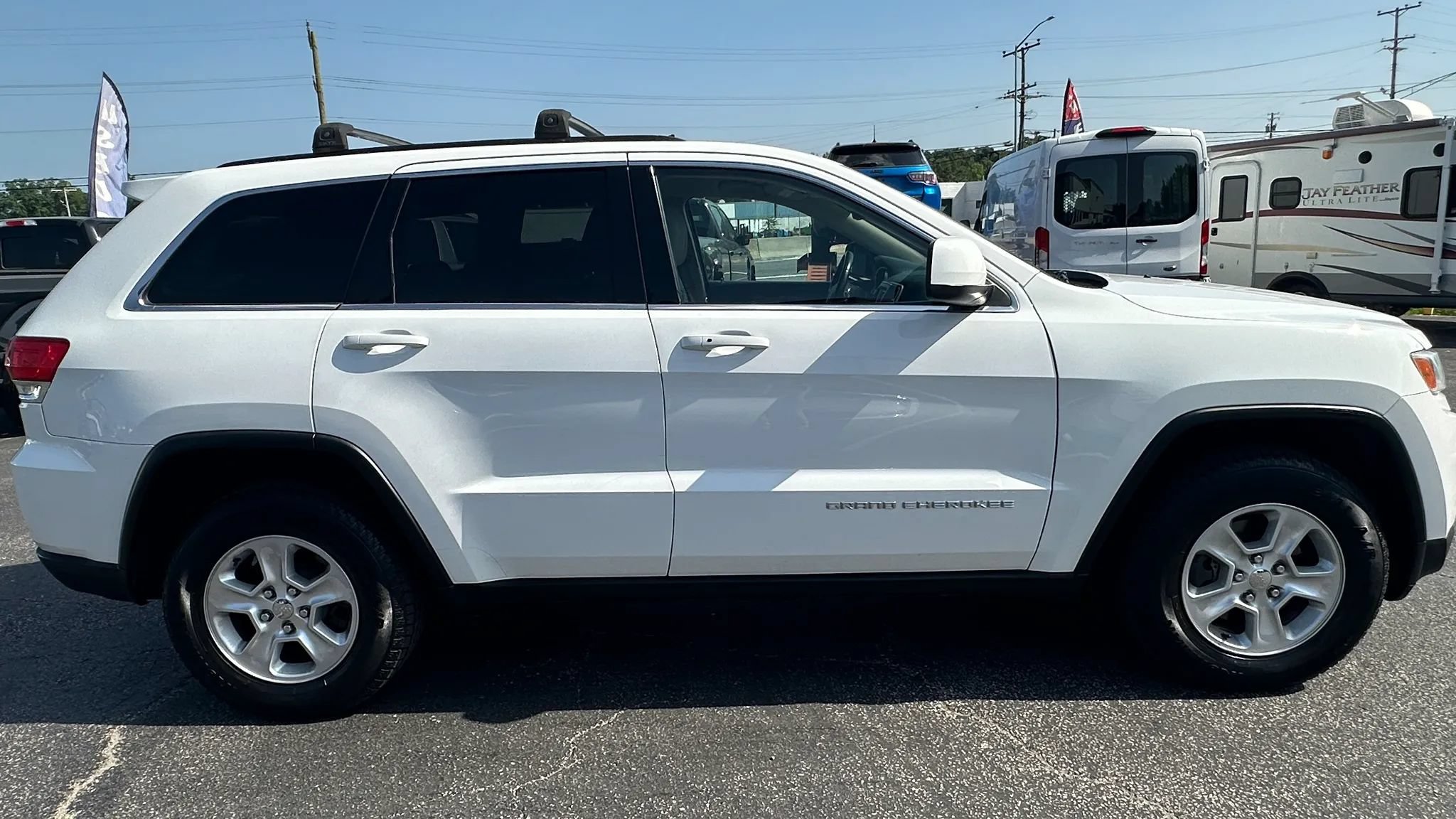 Used 2014 Jeep Grand Cherokee Laredo AWD/4WD image 4