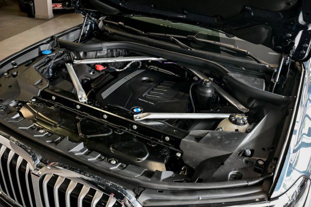 Used 2022 BMW X7 xDrive40i w/ Premium Package image 57