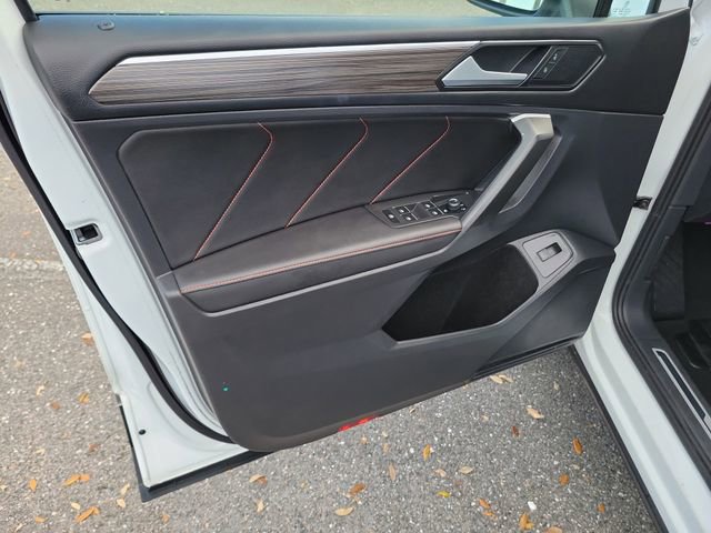 Used 2024 Volkswagen Tiguan Wolfsburg Edition image 20