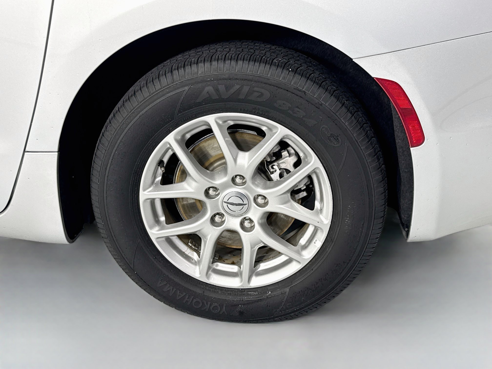 Used 2024 Chrysler Pacifica Touring-L FWD image 31