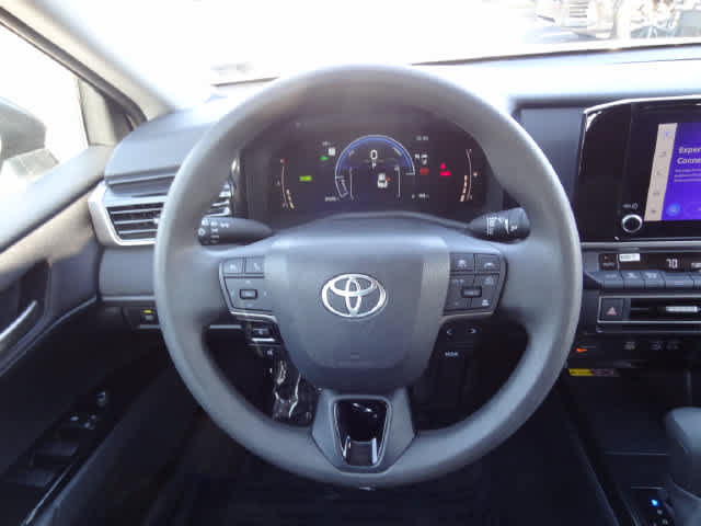 Used 2025 Toyota Camry LE FWD image 11
