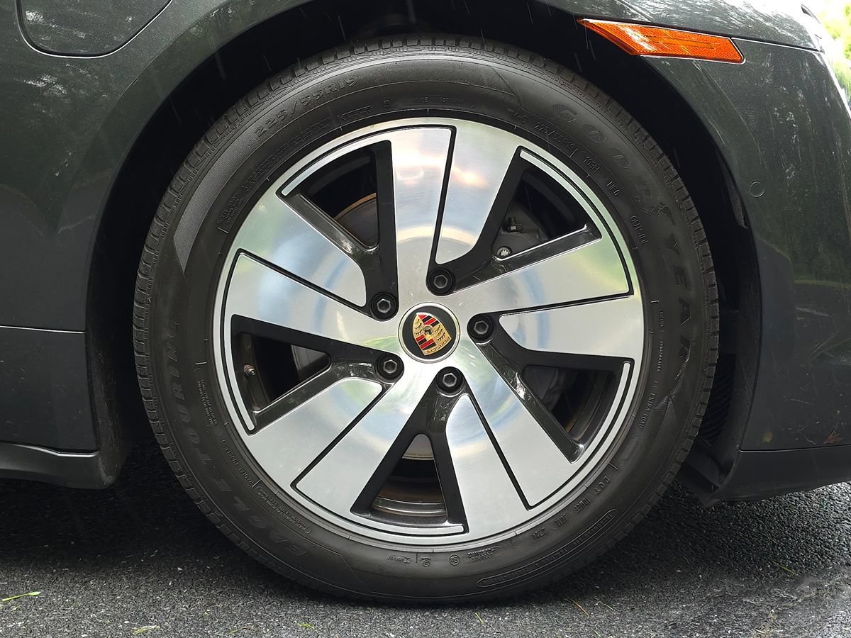 Used 2023 Porsche Taycan w/ Premium Package RWD image 65