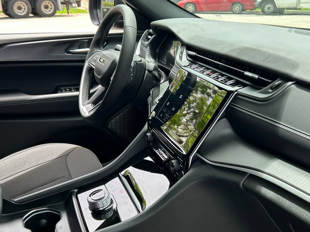 New 2024 Jeep Grand Cherokee L Laredo RWD image 21