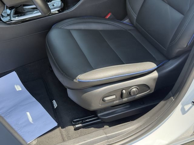 Used 2025 Buick Envista Sport Touring w/ Convenience I Package FWD image 13