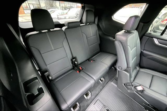 Used 2024 GMC Acadia Elevation image 27