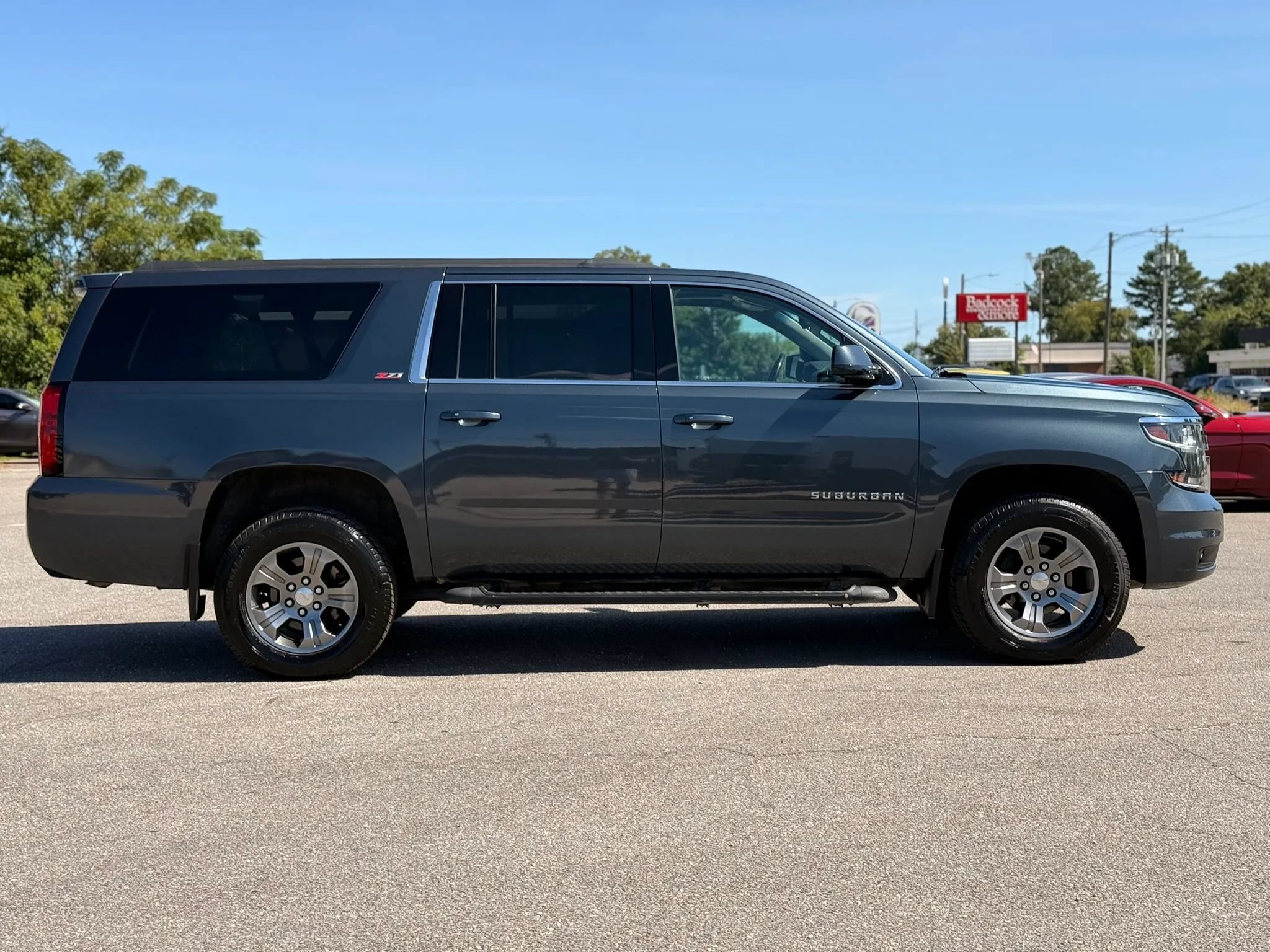 Used 2020 Chevrolet Suburban LT AWD/4WD image 10