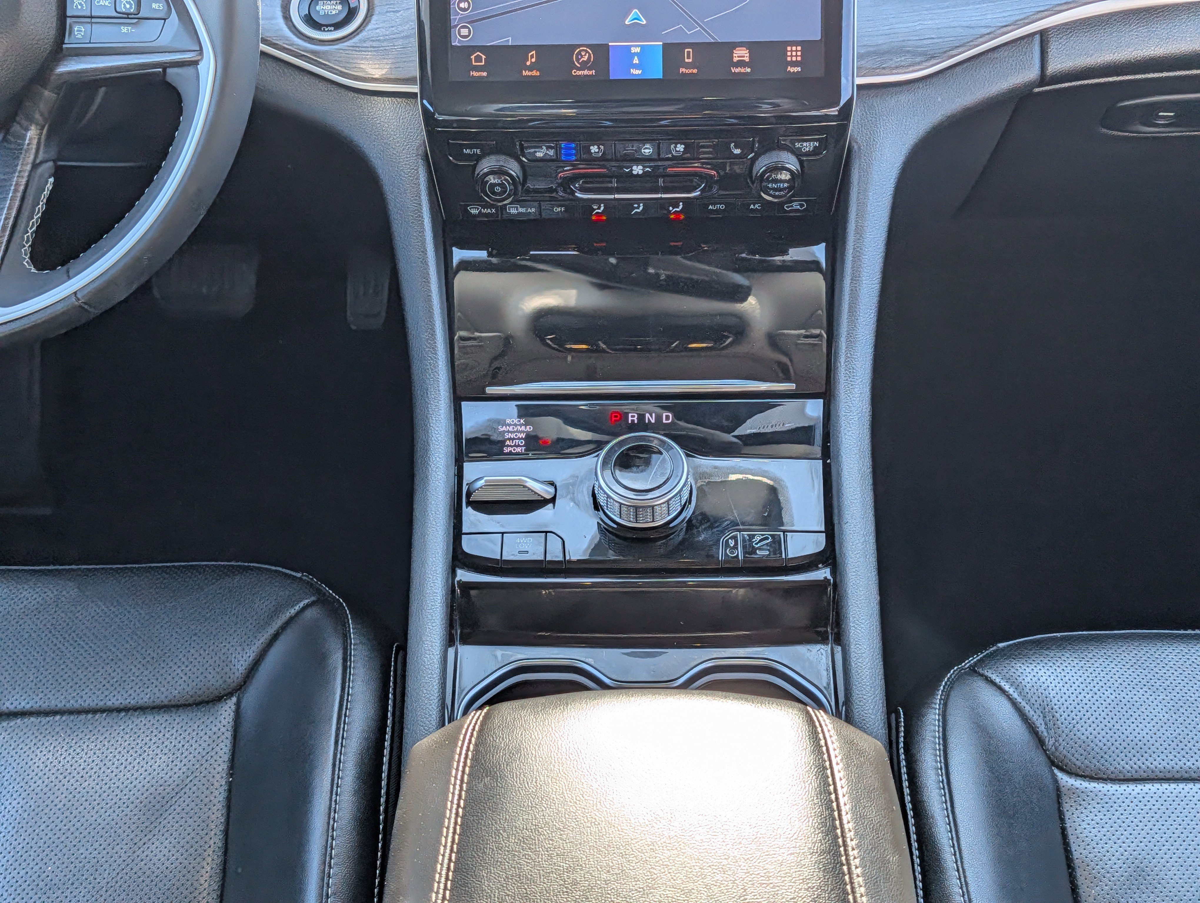 Used 2022 Jeep Grand Cherokee 4WD w/ Luxury Tech Group II image 10