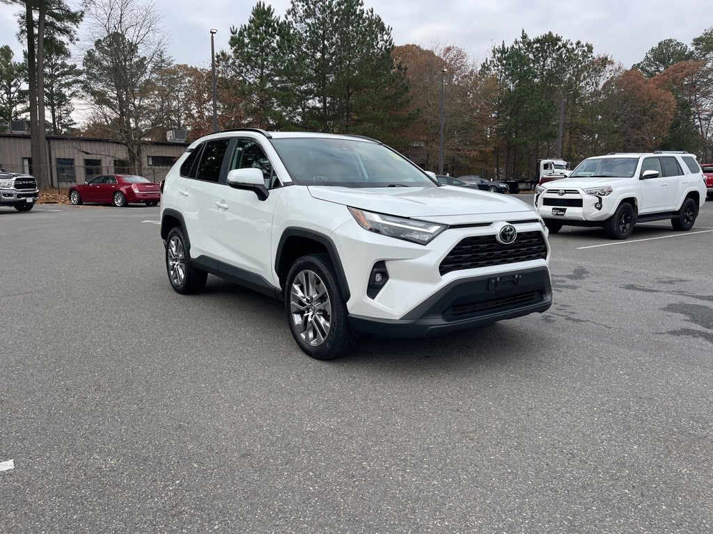 Used 2023 Toyota RAV4 XLE Premium image 6