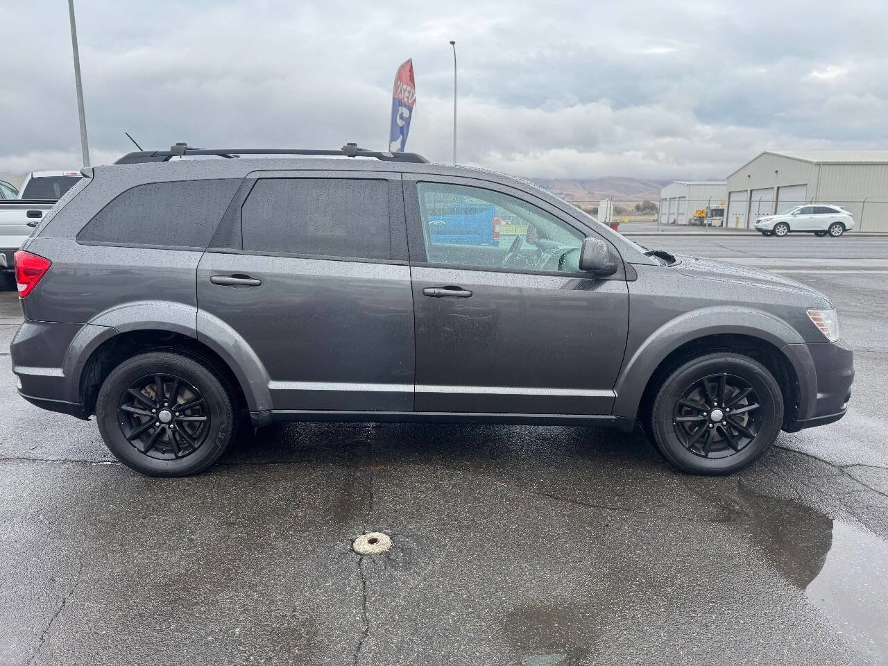 Used 2014 Dodge Journey SXT image 9