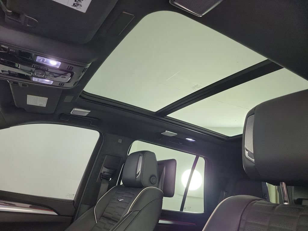 Certified 2025 Cadillac Escalade V w/ LPO, Floor Liner Package AWD/4WD image 51