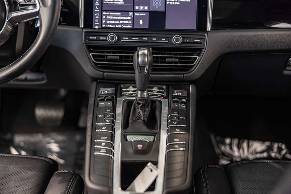 Used 2021 Porsche Macan S AWD/4WD image 39