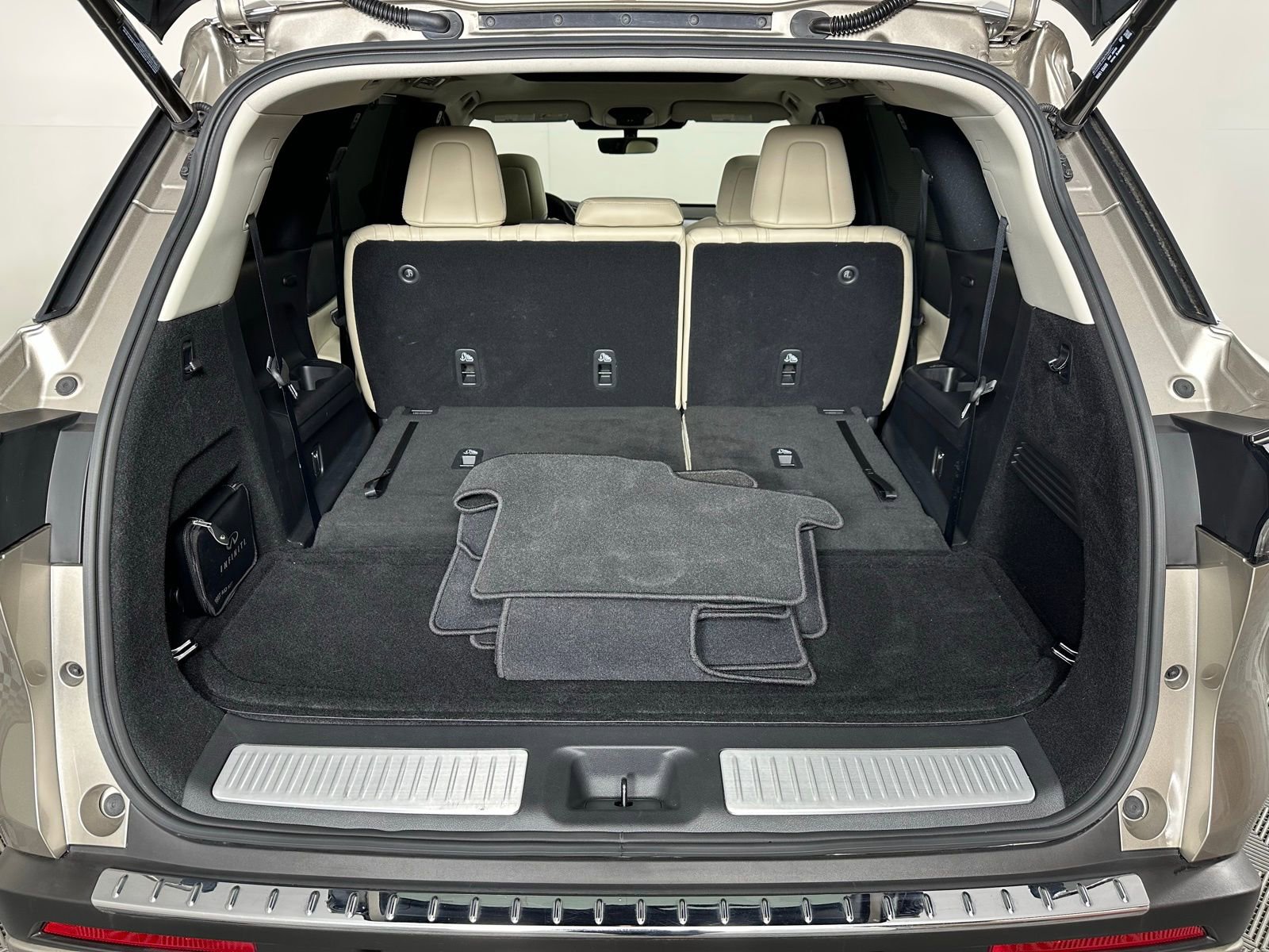 Used 2023 INFINITI QX60 Luxe w/ Cargo Package image 31