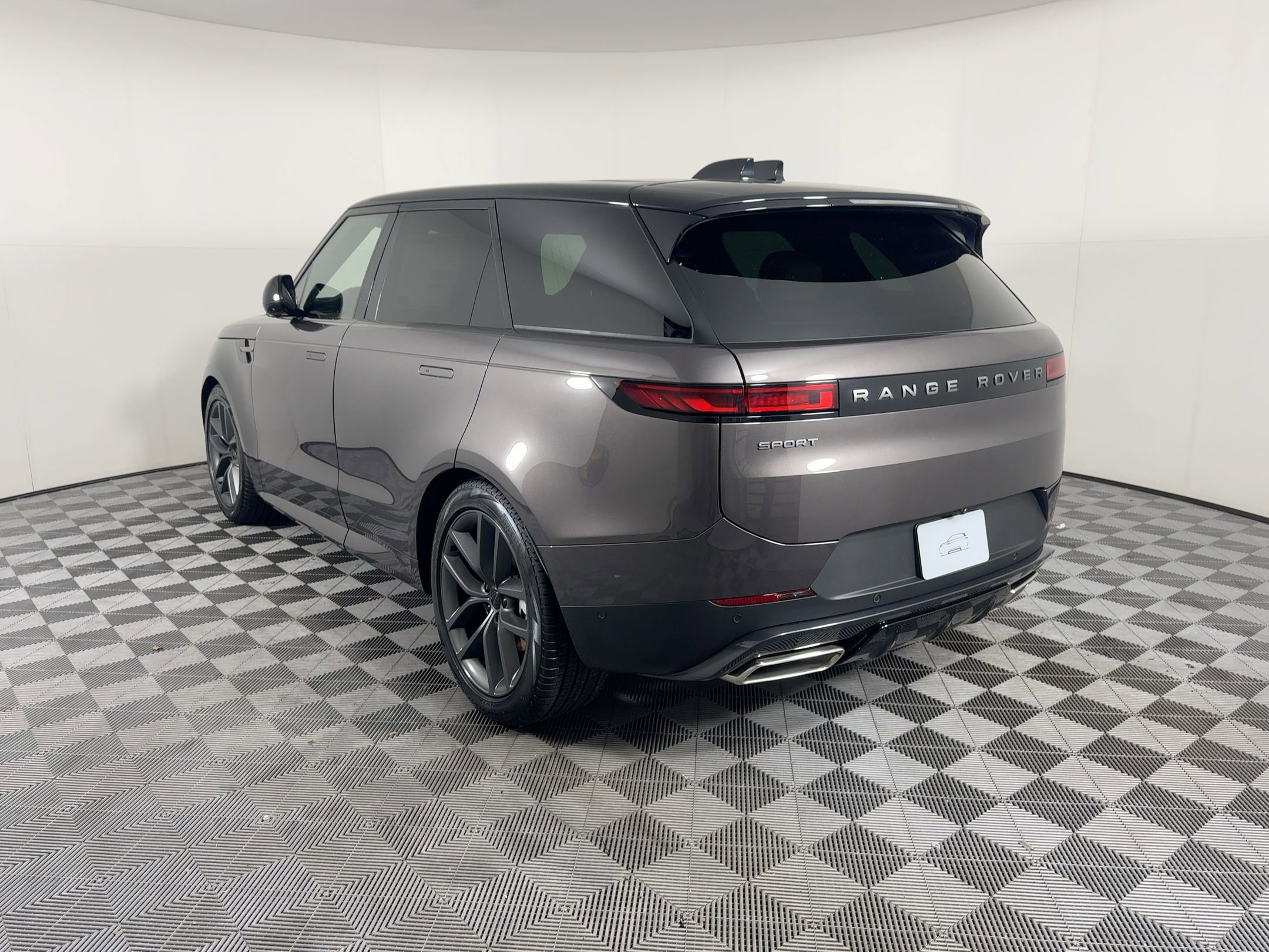 New 2026 Land Rover Range Rover Sport SE image 3