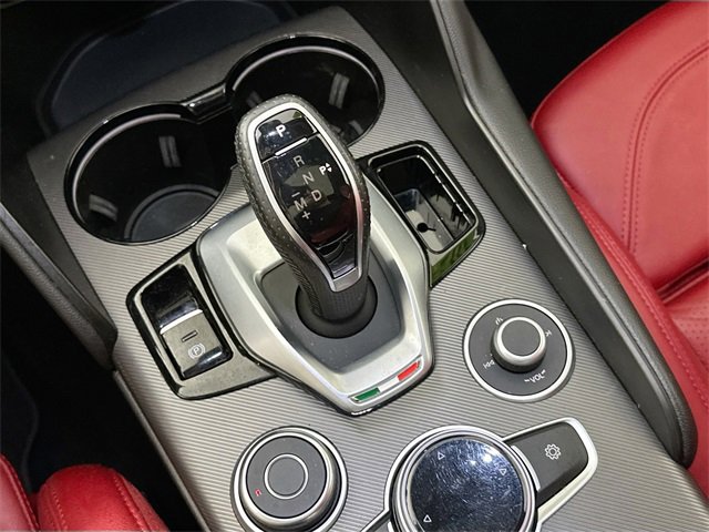 Used 2022 Alfa Romeo Giulia Veloce image 16