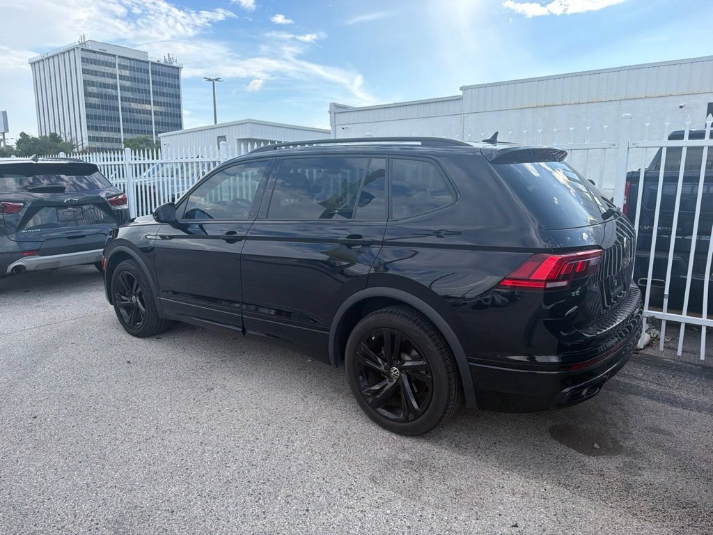 Used 2024 Volkswagen Tiguan SE R-Line FWD image 3