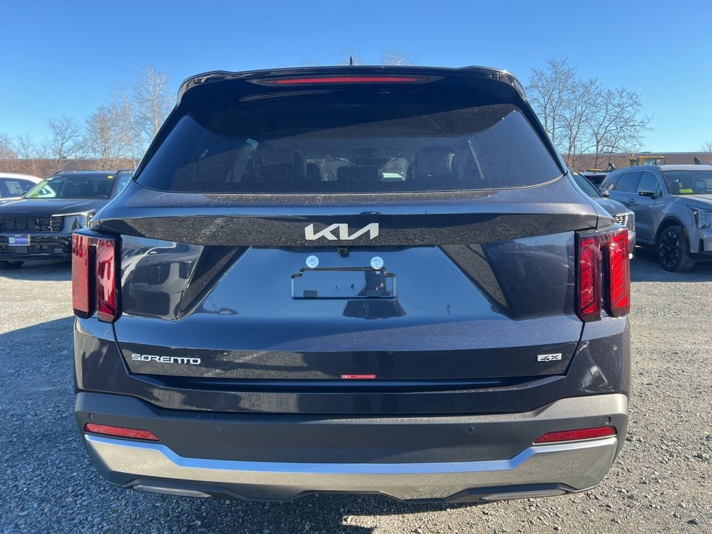 New 2026 Kia Sorento S image 3