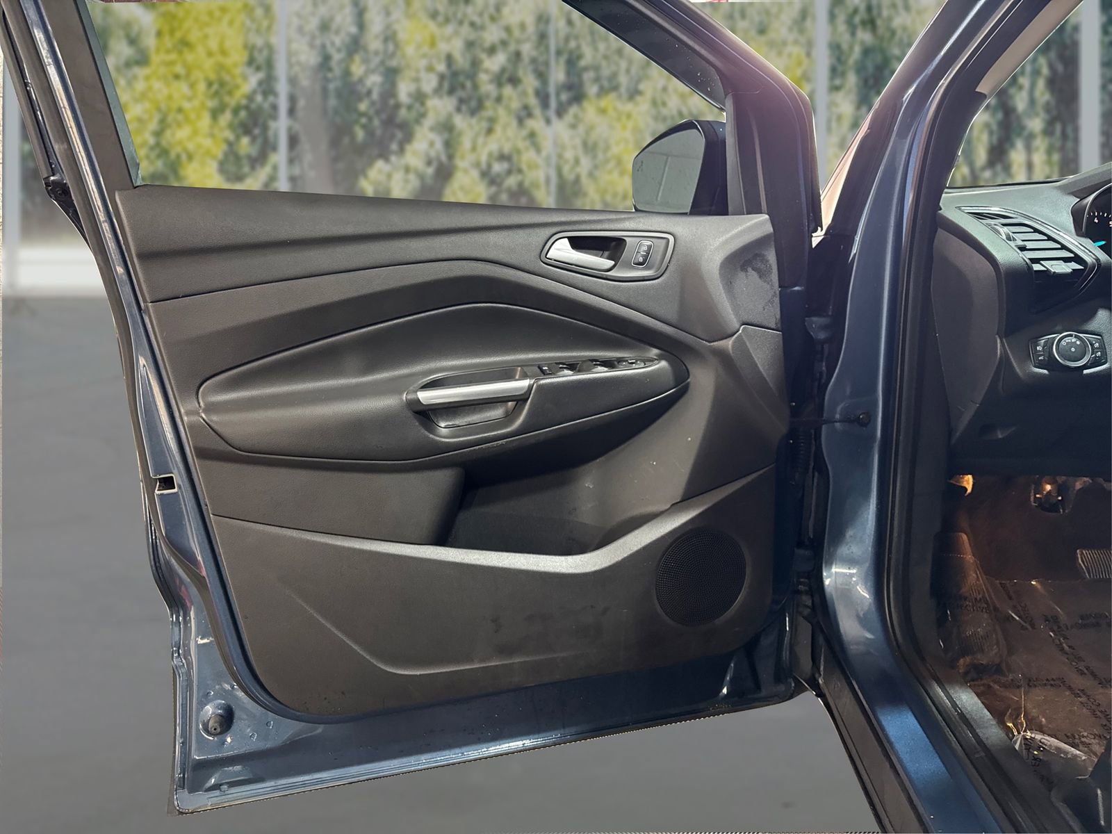 Used 2018 Ford Escape SEL w/ Ford Safe & Smart Package image 18