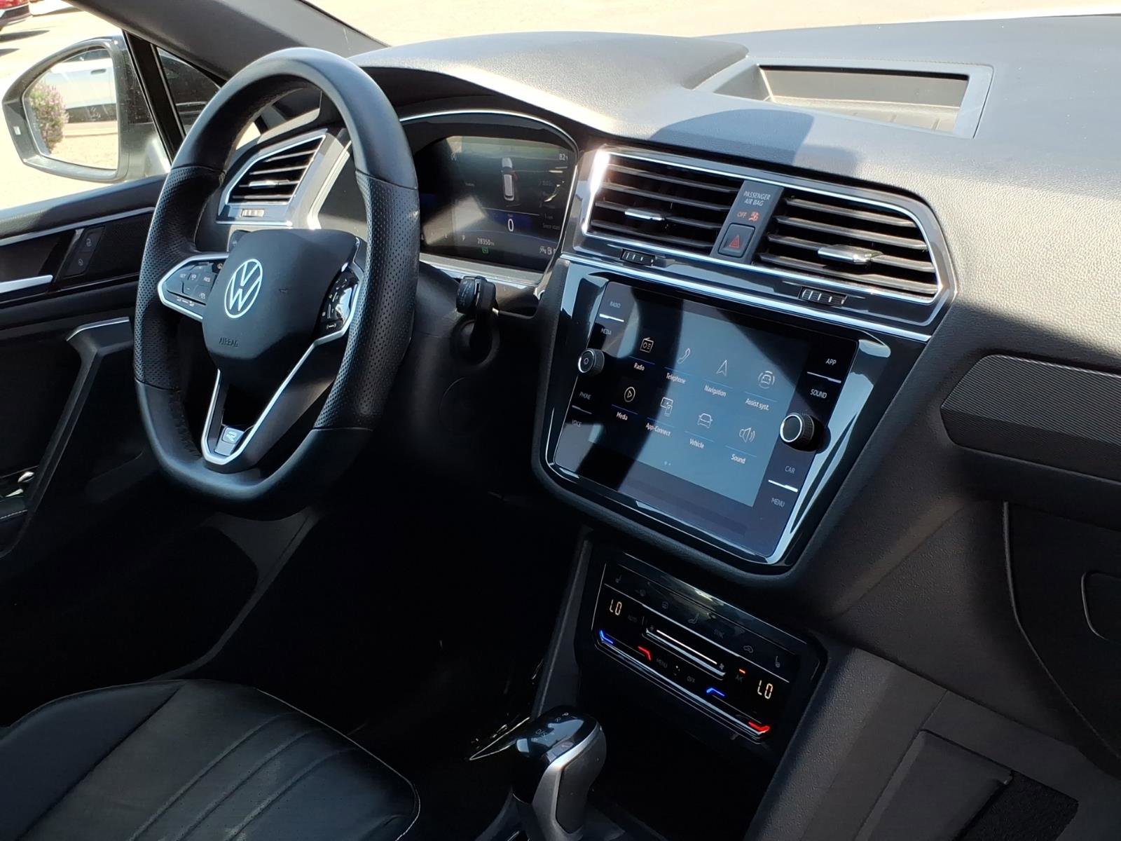 Certified 2023 Volkswagen Tiguan SE R-Line FWD image 13