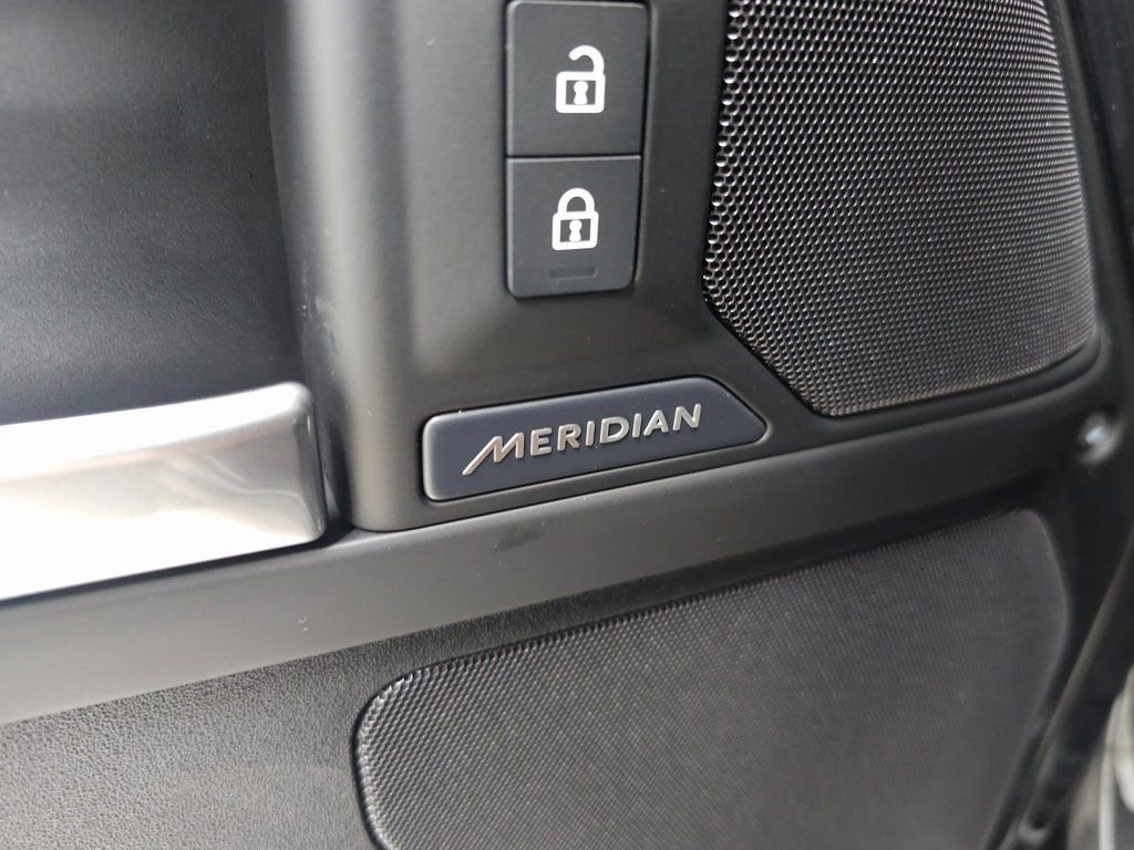 Certified 2026 Land Rover Defender 110 S AWD/4WD image 13