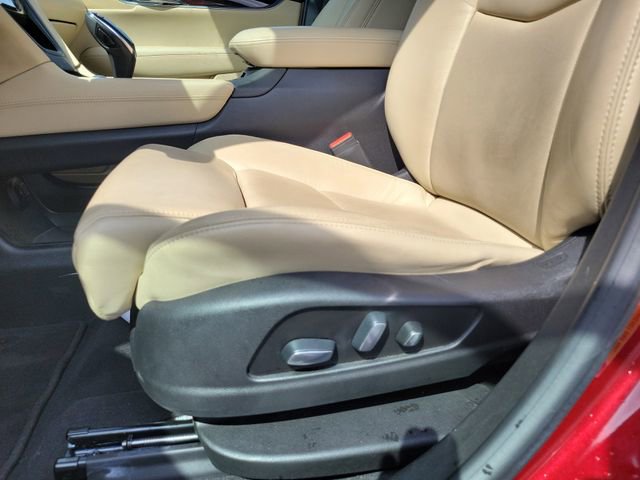 Used 2017 Cadillac XT5 Luxury w/ Driver Awareness Package image 21