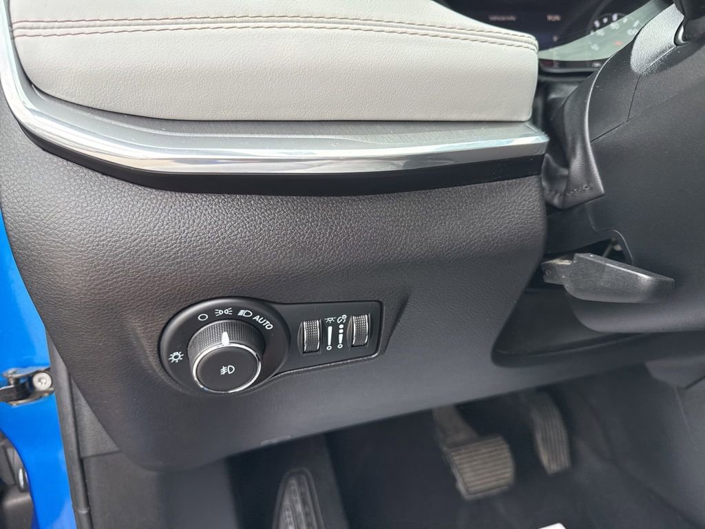Used 2023 Jeep Compass Limited w/ Sun and Sound Group AWD/4WD image 16