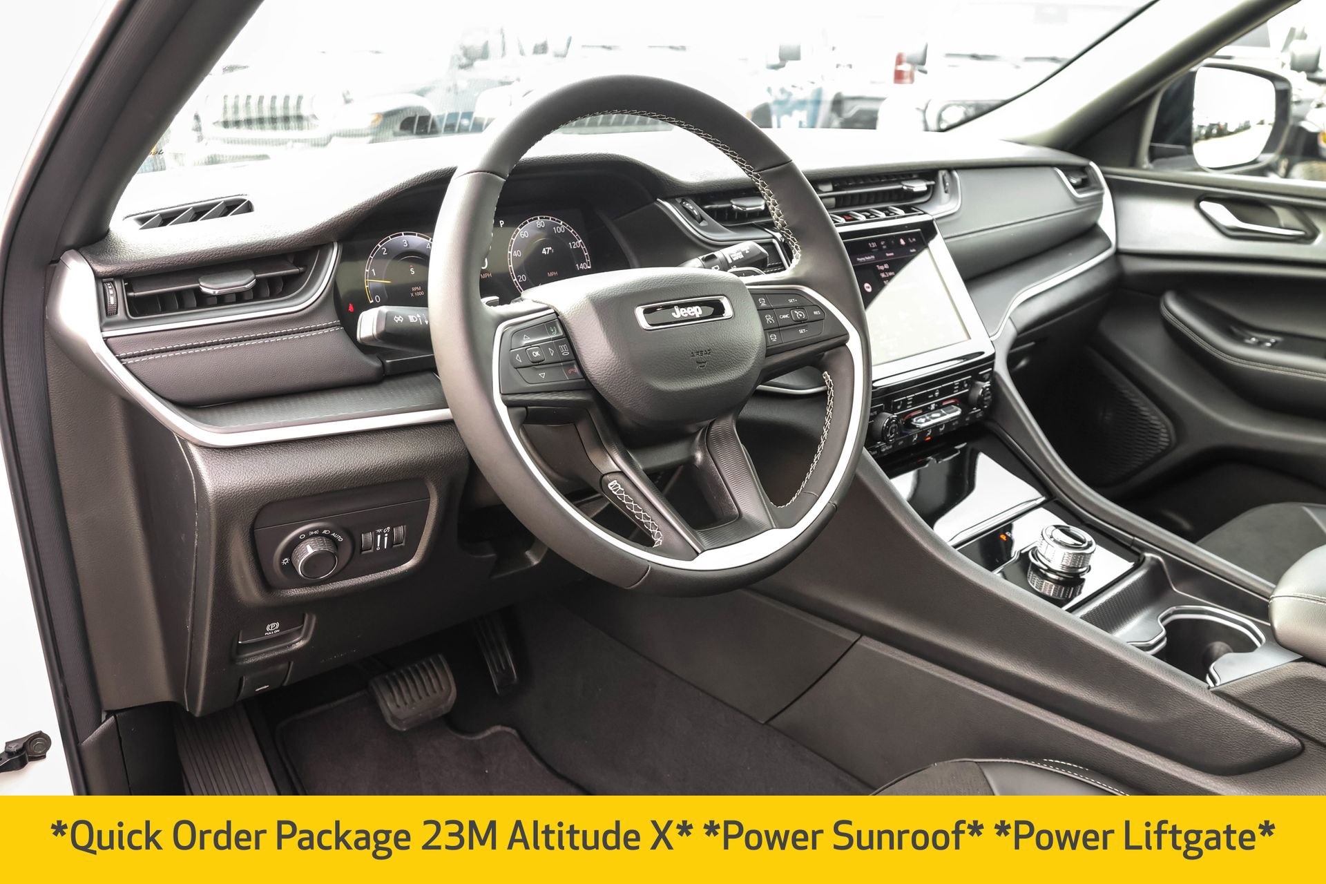 New 2025 Jeep Grand Cherokee Altitude image 4