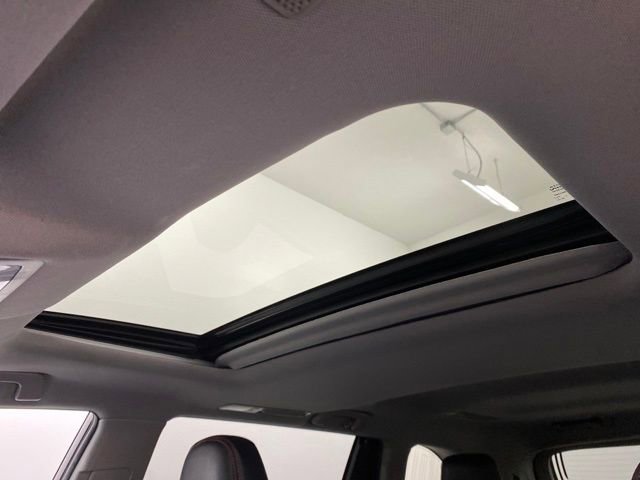 Used 2019 Toyota Highlander SE image 28