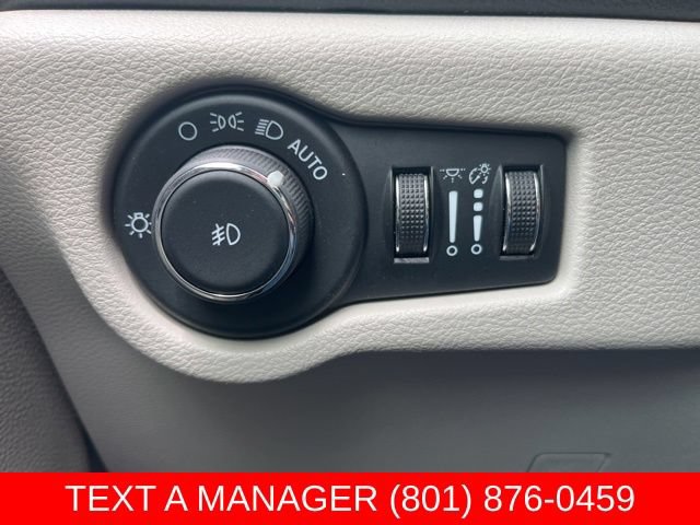 Used 2024 Chrysler Pacifica Limited FWD image 28