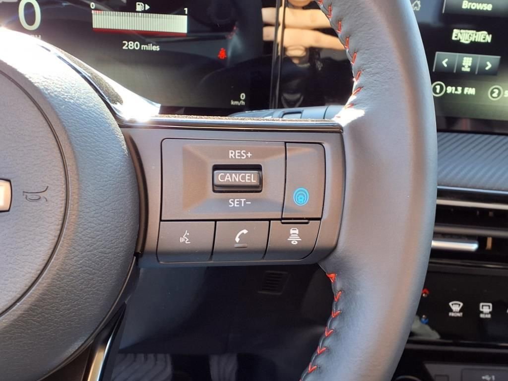 Certified 2025 Nissan Kicks SR image 16