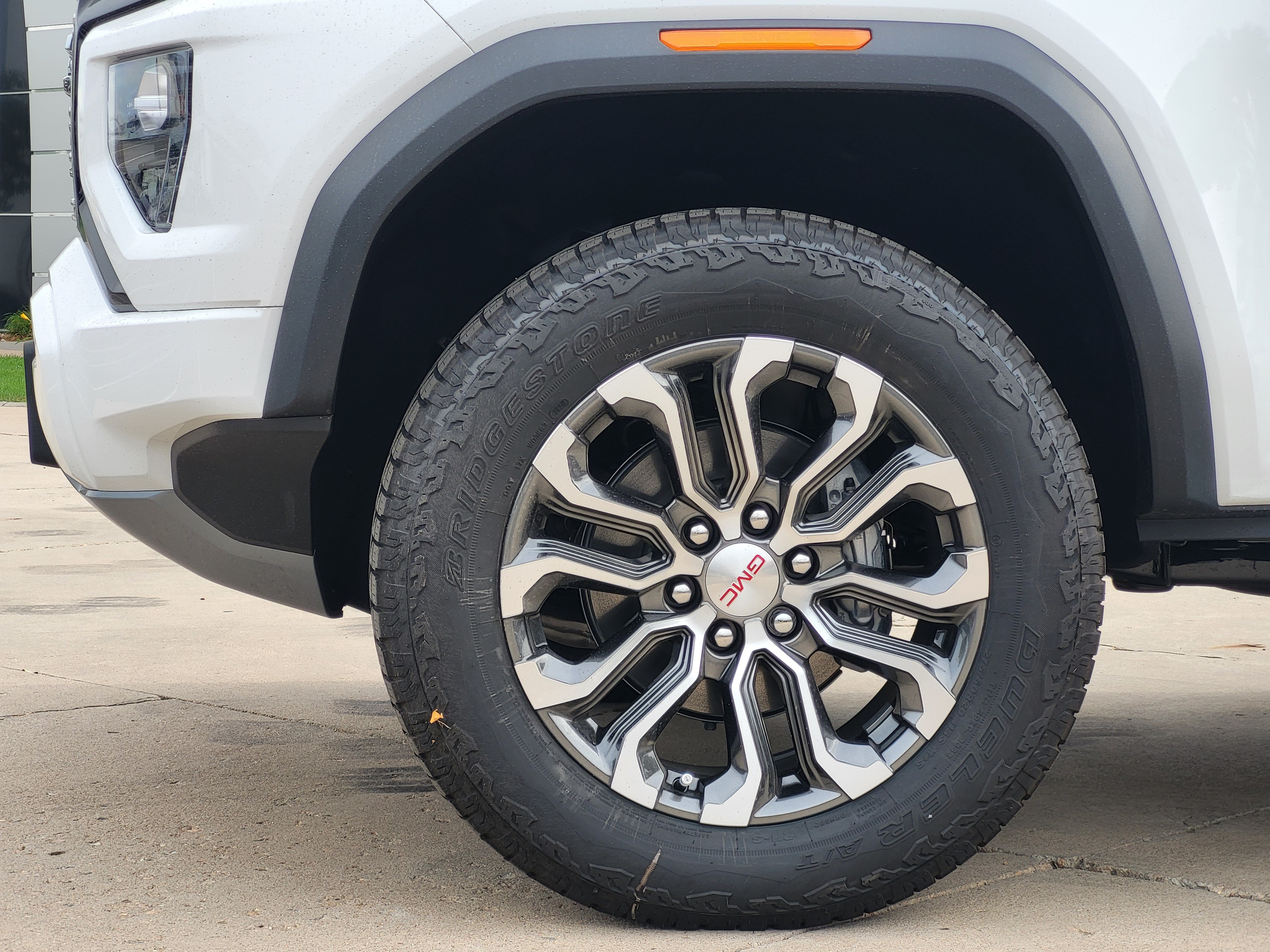 New 2026 GMC Canyon Denali AWD/4WD image 9