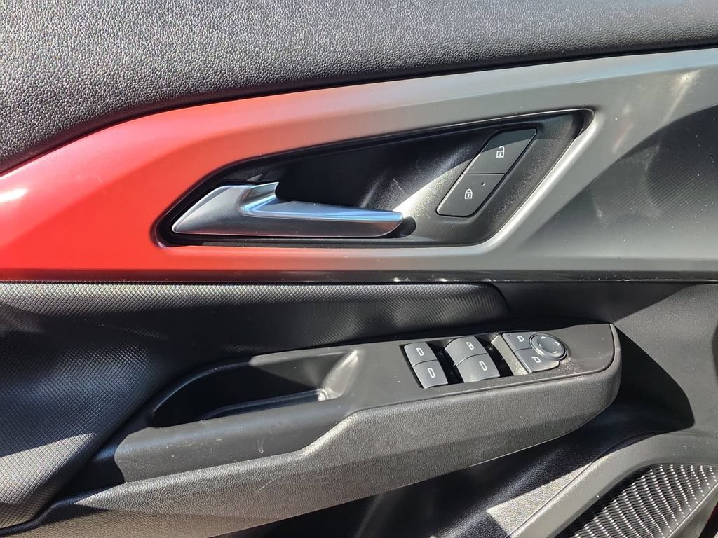 Used 2025 Chevrolet Equinox EV RS FWD image 23