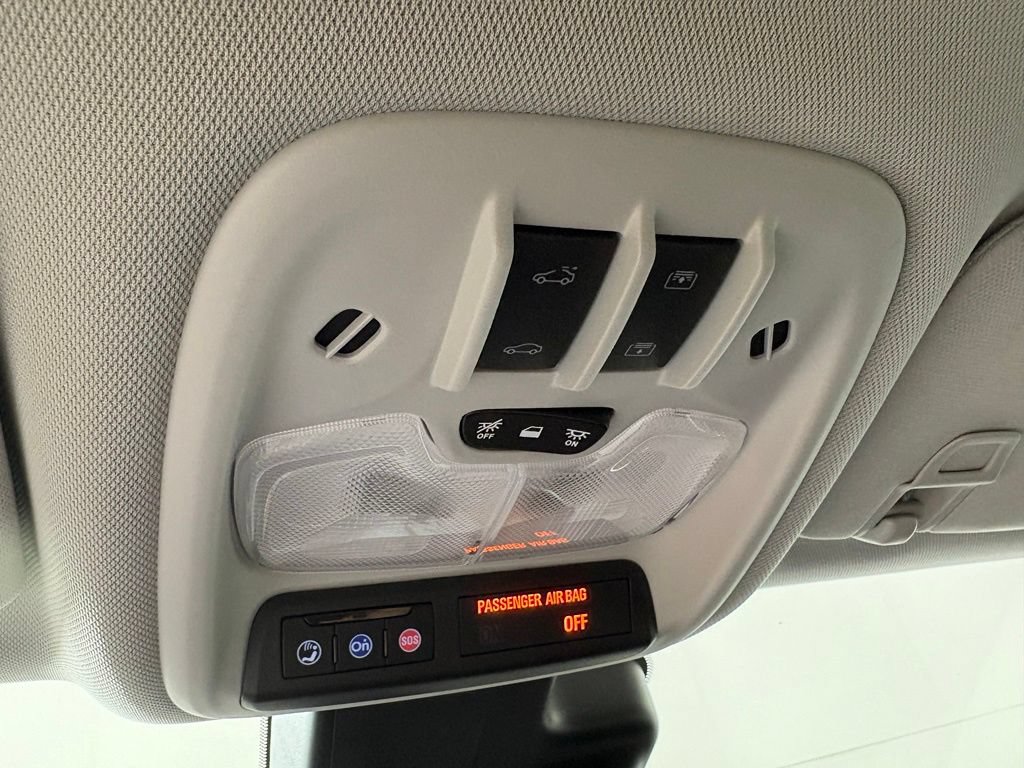 Used 2022 Chevrolet Bolt EUV Premier w/ Sun & Sound Package FWD image 39