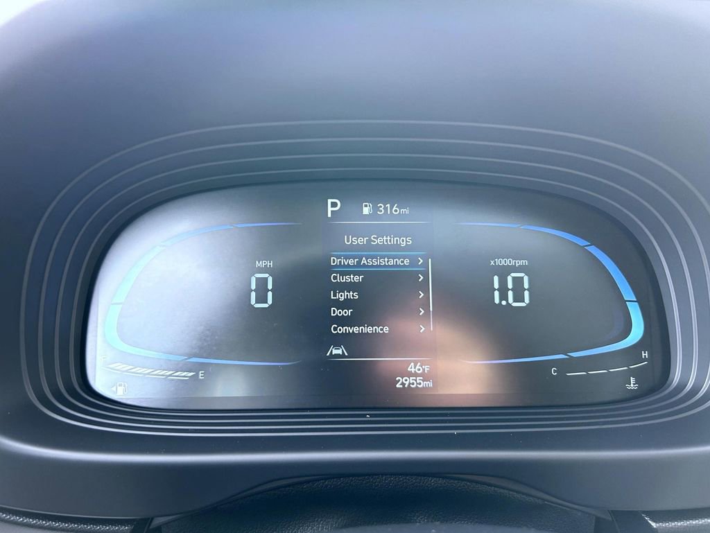 Used 2025 Hyundai Venue SEL image 14