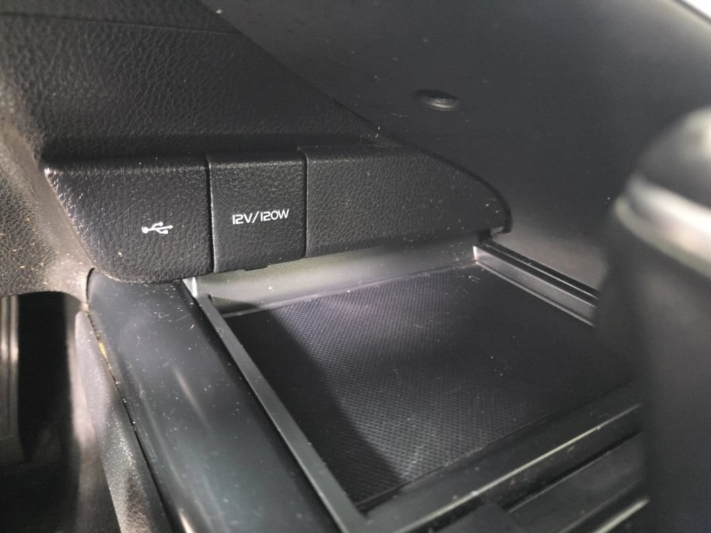 Used 2020 Toyota Camry SE FWD image 18