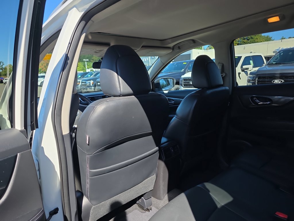 Used 2014 Nissan Rogue SL w/ SL Premium Package AWD/4WD image 18
