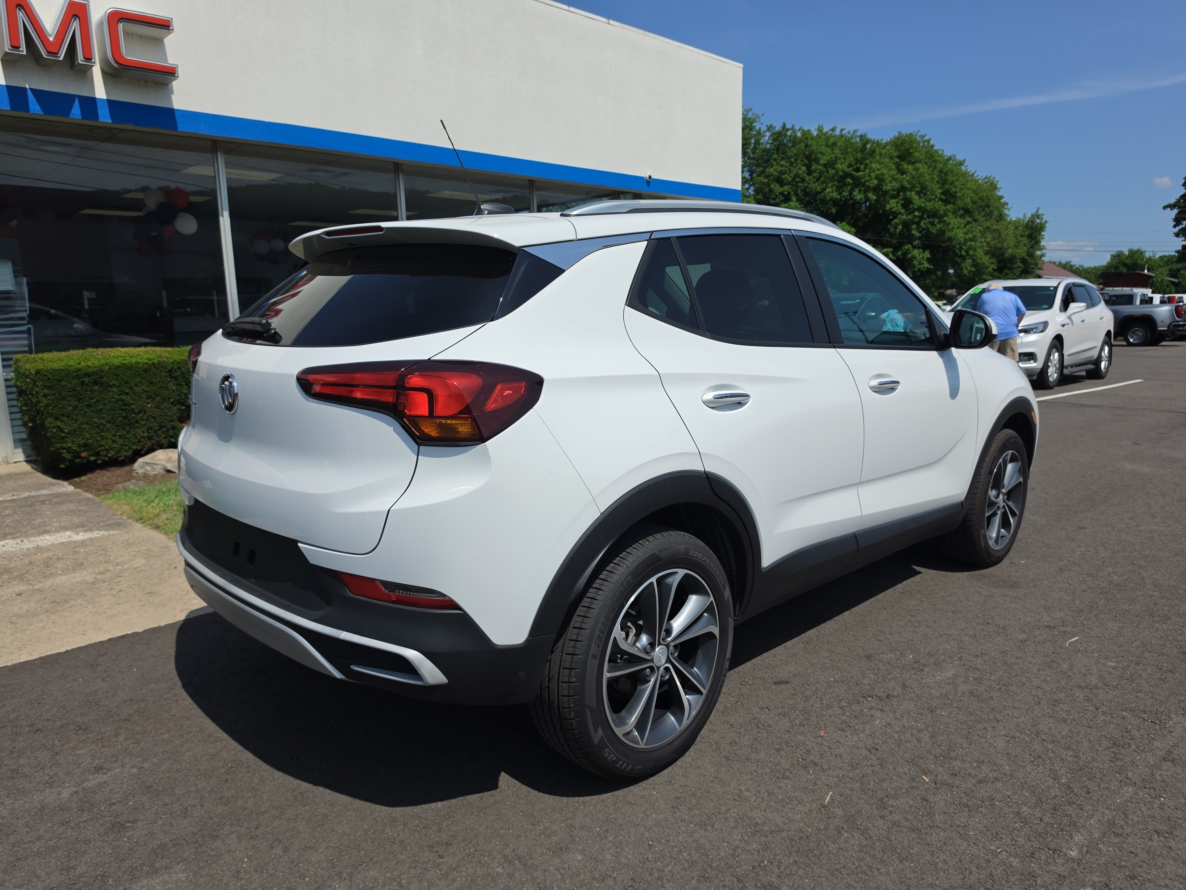 Used 2022 Buick Encore GX Select AWD/4WD video 3