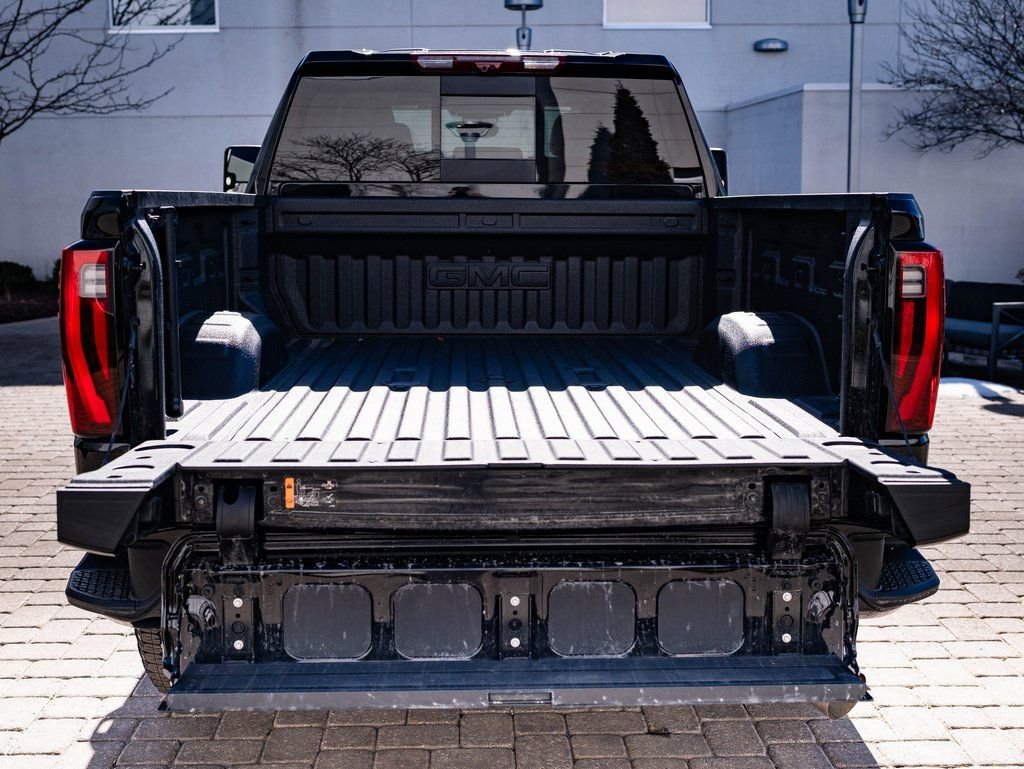 Used 2025 GMC Sierra 3500 Denali w/ Denali Reserve Package image 23